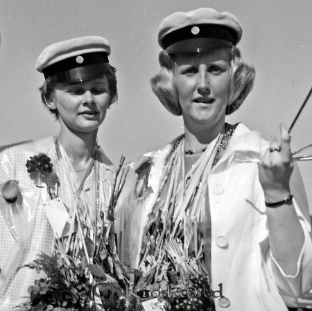 Realexamen 1963 A-klass
raja
Kvinnor som är färdiga med sina studier


Nyckelord: Realexamen Kisa