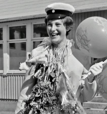 Realexamen 1963 A-klass
raja
Kvinna som är färdig med sina studier


Nyckelord: Realexamen Kisa
