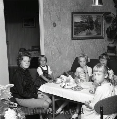 Viola Gustavsson Tystberga
raja
Barnavdelningen på 50-årskalaset
Nyckelord: Gustavsson Tystberga