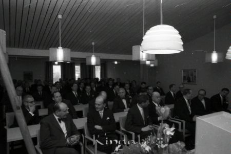 Kommunalhuset Invigning
raja
Fullsatt i samlingssalen
Nyckelord: Kommunalhuset Kisa