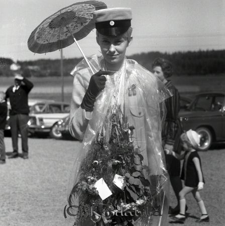 Realexamen 1964 Kisa
raja
Kvinna som är färdig med sina studier


Nyckelord: Realexamen Kisa