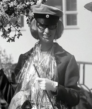 Realexamen 1964 Kisa
raja
Kvinna som är färdig med sina studier


Nyckelord: Realexamen Kisa