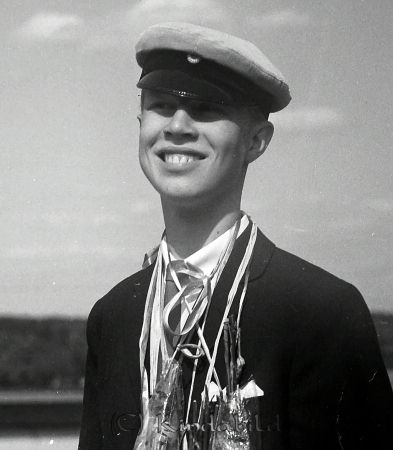 Realexamen 1964 Kisa
raja
Man som är färdig med sina studier


Nyckelord: Realexamen Kisa