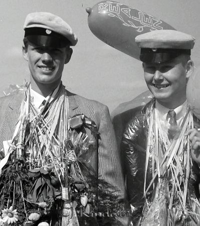 Realexamen 1964 Kisa
raja
Män som är färdiga med sina studier


Nyckelord: Realexamen Kisa
