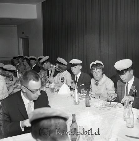 Realexamen 1964 Kisa
raja
Realexamenfirande i Folkets Hus
Nyckelord: Realexamen Kisa
