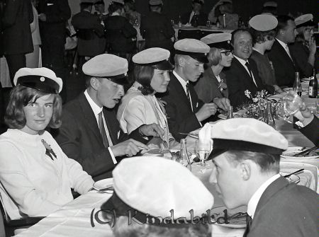 Realexamen 1964 Kisa
raja
Realexamenfirande i Folkets Hus
Nyckelord: Realexamen Kisa