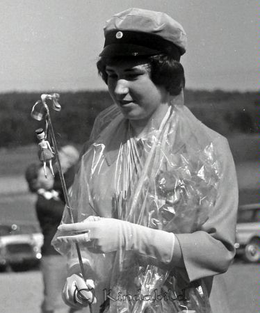 Realexamen 1964 Kisa
raja
Kvinna som är färdig med sina studier


Nyckelord: Realexamen Kisa