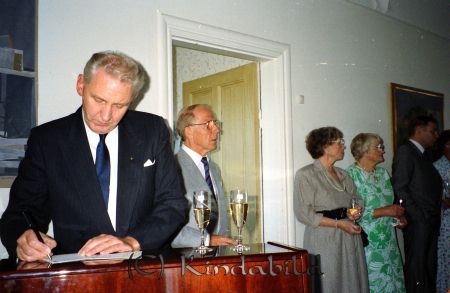 Rotaryklubben 40-årsjubileum Värdshuset Tingshuset Kisa
raja
Jubileumsfest

raja
frv. Bertil Carlfors, Bertil Stavborg, Gunvor Nilsson, Greta Sandström 
Källa: Pär Kronström

raja
Bertil Carlfors föddes 19 maj 1936, dog 16 februari 2016. Han var gift med Stina. Deras barn heter Ola och Anna. 
Källa: mayca

Nyckelord: Rotaryklubben Kisa
