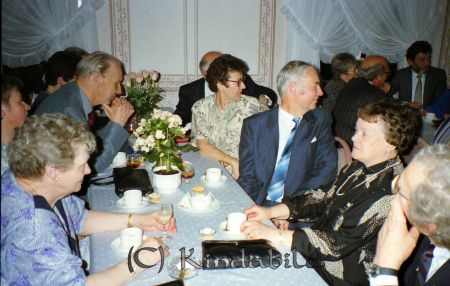 Rotaryklubben 40-årsjubileum Värdshuset Tingshuset Kisa
raja
Jubileumsfest

Mannen med blårandig slips mitt i bild Lars Lennartsson

raja
personer i bild. Irma Sandelius, Göte Lindqvist, Mona Saint Cyr. Lars Lennartsson, Ingrid Lindqvist, Wille Sandelius 
Källa: Pär Kronström

Nyckelord: Rotaryklubben Kisa