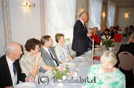 Rotaryklubben 40-årsjubileum Värdshuset Tingshuset Kisa
raja
Jubileumsfest

raja
stående distriktsguvenör Sölve Kernell,
Kalmar 
Källa: Pär Kronström

Nyckelord: Rotaryklubben Kisa