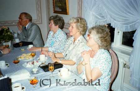 Rotaryklubben 40-årsjubileum Värdshuset Tingshuset Kisa
raja
Jubileumsfest

raja
frv. Bertil Stavborg, Margareta Andersson, Gun Jonasson, Birgitta Strand 
Källa: Pär Kronström

Nyckelord: Rotaryklubben Kisa