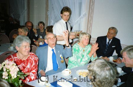 Rotaryklubben 40-årsjubileum Värdshuset Tingshuset Kisa
raja
Jubileumsfest

raja
frv. Gertrud Svensson, Bernt Sanström, Greta Sandström, Åke Svensson 
Källa: Pär Kronström

Nyckelord: Rotaryklubben Kisa