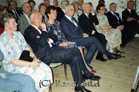 Rotaryklubben 40-årsjubileum Värdshuset Tingshuset Kisa
raja
Jubileumsfest

raja
Frv. Maud Lennsrtsson, Sölve Kernell, Gunnel Kernell, Lars Lennartsson, Martin Wredberg, Mona Saint Cyr, Sture Hjalmarsson, Bertil Carlfors 
Källa: Pär Kronström 

Kommentar LaSa 20231111: Det är Walter Wredberg, inte Martin.

Nyckelord: Rotaryklubben Kisa