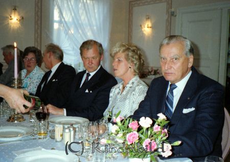 Rotaryklubben 40-årsjubileum Värdshuset Tingshuset Kisa
raja
Jubileumsfest

raja
frv. Gustav Almqvist, Margareta Andersson, Bertil Carlfors, Johan-Gabriell Beck-Friis, Gun Jonasson, Åke Svensson 
Källa: Pär Kronström

Nyckelord: Rotaryklubben Kisa