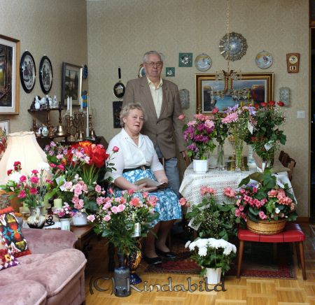 Karlsson Svea Bergdalagatan 17 a Kisa
raja
Kvinna som firar sin 70-årsdag omgiven av blommor och tillsammans med en man
Nyckelord: Karlsson Kisa