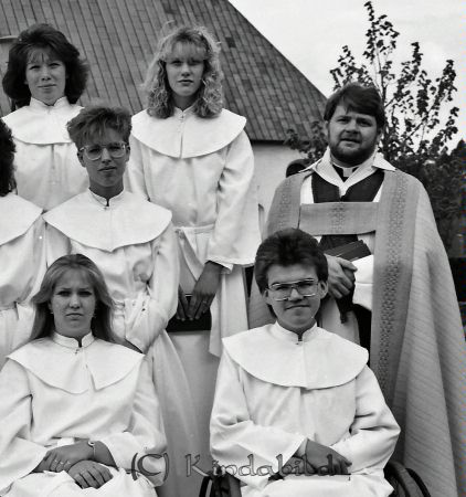 Kisa Kyrka Konfirmation Söderberg
raja
Konfirmationsfoto

raja
Mellersta raden till vänster kan vara Pia Svensson? 
Källa: Gerd Pettersson 

Nyckelord: Söderberg Kisa