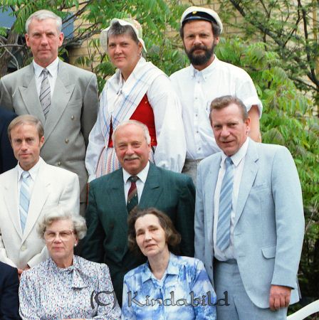 Lärargrupp Värgårdsskolan Kisa
raja
Lärarkåren på högstadiet

raja
Första raden Marie-Anne Gremar och Gunda Arvidsson
Andra raden Bruno Germundsson, Bengt Nordin och Inge Qvist
Tredje raden Ingvar Larsson, Madeleine Mathsson och Tommy Asservall. 
Källa: Gerd Pettersson

Nyckelord: Värgårdsskolan Kisa