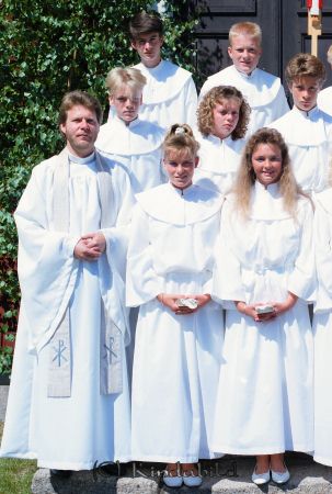 Sommarkonfirmation Tidersrum Kyrka Söderberg + Diakon
raja
Konfirmationsfoto
Nyckelord: Tidersrum Söderberg