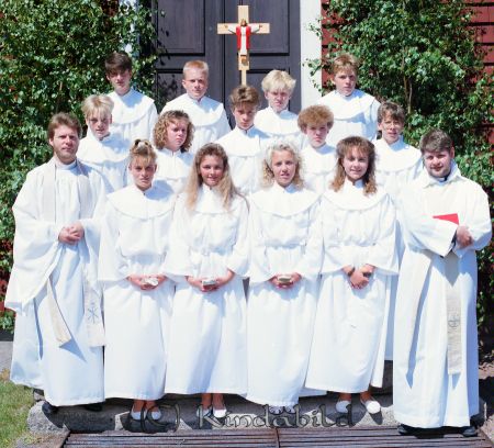 Sommarkonfirmation Tidersrum Kyrka Söderberg + Diakon
raja
Konfirmationsfoto
Nyckelord: Tidersrum Söderberg