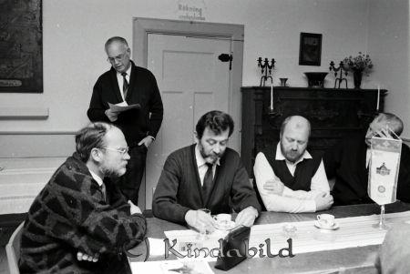 Premium tilldelat Lars Lindvall Rotary Kisa
raja
Utdelning av utmärkelse

Stående Lars Lennartsson
Sittande f.v. Björn Törnkvist NN Sture Strömberg NN

raja
fösta NN är Jan Gustavsson och andra NN är Åke Svensson
Källa: Pär Kronström

Nyckelord: Rotary Kisa