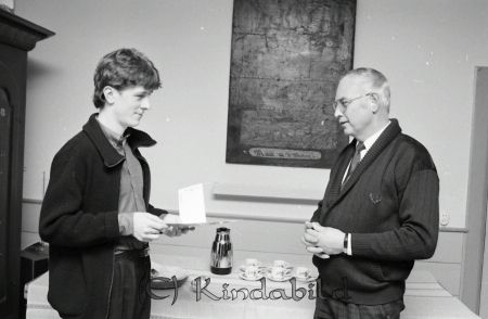 Premium tilldelat Lars Lindvall Rotary Kisa
raja
Utdelning av utmärkelse

Till höger Lars Lennartsson
gepe
Lars Lindvall född 1962, son till Birgitta och Lars Lindvall Kisa.
Lars Lindvall skicklig på trumpet och bosatt i Schweiz. där han verkar som proffsmusiker. 
Nyckelord: Rotary Kisa