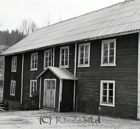 Sockenbokskommitten Göte Lindqvist
raja
Foto på ett hus  Kölefors vaddfabrik
Nyckelord: Lindqvist Kisa