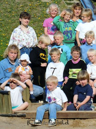 Tornhagens Förskola
raja
Klassfoto

raja
Till vänster förskollärare Katla Kindestam 
Källa: Gerd Pettersson

Nyckelord: Tornhagen Kisa