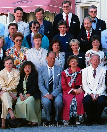 Avgångsklasser 1970 Värgårdsskolan Kisa
raja
Klassfoto

raja
Främre raden fr höger lärarna Ulf Johansson, Anna-Lisa Bröthlin och Bo Dagérus. 
Källa: Gerd Pettersson

raja
Främre raden till vänster: Katarina Svensson
 Andra raden fr vänster nr 2: Monica Daun, Anne-Marie Pettersson, Yvonne Knutsson och Els-Marie Andersson.
 Tredje raden fr vänster: Krister Årman. Göran Nilsson
 Fjärde raden fr vänster: Per Carlsson, Krister Tell. Torgny Westman, Thomas Gustavsson.
 Källa: Studiegruppen hembygdsgården 
Nyckelord: Värgårdsskolan Kisa