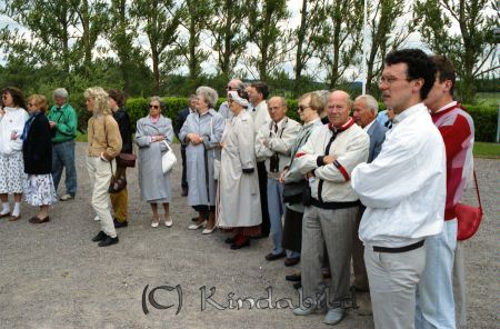 Hemvändardag i Tidersrum
raja
En samling människor som lyssnar på en talare
Nyckelord: Hemvändardag Tidersrum