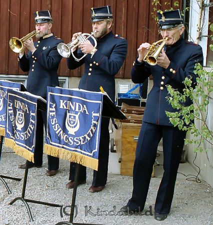 Hemvändardag i Tidersrum
raja
Orkestern spelar upp

raja
Fr vänster Pelle Gothnier , Lars-Göran Wallin och Karlsson fr Vikingstad?? 
Källa: Gerd Pettersson

Nyckelord: Hemvändardag Tidersrum