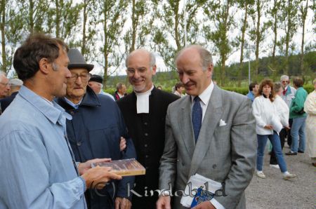 Hemvändardag i Tidersrum
raja
Fyra män som samtalar

Till höger Rolf Wirten

Nyckelord: Hemvändardag Tidersrum