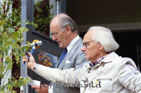 Hemvändardag i Tidersrum
raja
Rolf Wirtén håller tal och Gunnar Larsson håller mikrofonen
Nyckelord: Hemvändardag Tidersrum