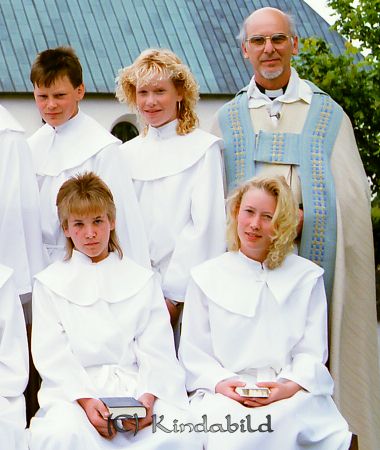 Kisa Kyrka Konfirmationsgrupp Åke Löfgren
raja
Konfirmationsfoto

Nyckelord: Kyrka Kisa