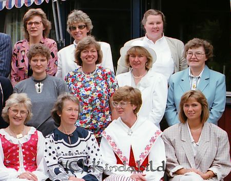 Bäckskolan Kisa
raja
Lärarkåren i Bäckskolan

raja
Främre raden fr vänster Anna Djurstedt, Gun Steging-Johansson, 
Margareta Nilsson, Kristina Hultgren.
Andra raden till höger Kerstin Nejdenström
Bortre raden fr höger Kristina Nilsson och Ingrid Ljung 
Källa: Gerd Pettersson

Nyckelord: Bäckskolan Kisa