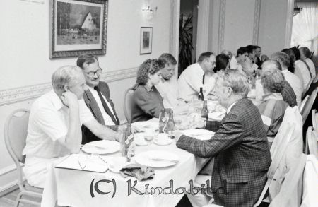 Rotary Internationella studenter Rally Hotell Linköping
raja
Lunch med Rotarymedlemmar och Studenter

Lunchmöte på det så kallade �?stgötalägret med studenter från Europa endast kvinnliga och en från varje land.
Källa: Pär Kronström 
Nyckelord: Rally Hotell Linköping
