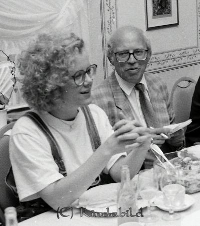 Rotary Internationella studenter Rally Hotell Linköping
raja
Lunch med Rotarymedlemmar och Studenter

Lunchmöte på det så kallade �?stgötalägret med studenter från Europa endast kvinnliga och en från varje land.
Källa: Pär Kronström 
Nyckelord: Rally Hotell Linköping