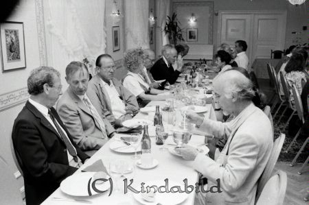 Rotary Internationella studenter Rally Hotell Linköping
raja
Lunch med Rotarymedlemmar och Studenter

Lunchmöte på det så kallade �?stgötalägret med studenter från Europa endast kvinnliga och en från varje land.
Källa: Pär Kronström 
Nyckelord: Rally Hotell Linköping