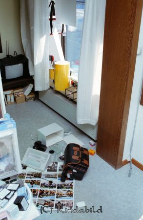 Inbrott i affären
raja
Bild på förödelsen i butiken
Nyckelord: Fotoaffär Kisa
