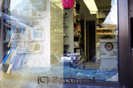 Inbrott i affären
raja
Bild på förödelsen i butiken  
Nyckelord: Fotoaffär Kisa