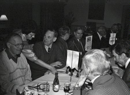 Rotary Kisa
pim

Rotarymöte
frv. Nils-?ke Leo, Alice Olsson, Göte Eriksson, Arne Nilsson, Sture Hjalmarsson
Nyckelord: Rotary Kisa