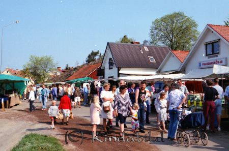 Kise-Marken
raja
Marknadsstånd på gamla Vimmerbyvägen (Storgatan)
Nyckelord: Rosander Kisa