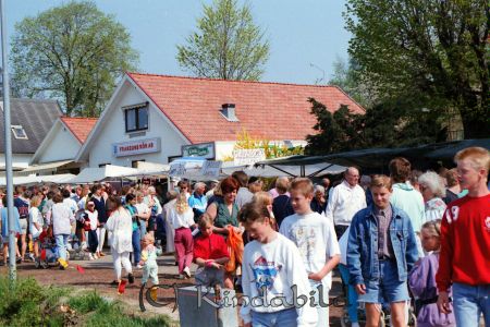 Kise-Marken
raja
Marknadstånden på gamla Vimmerbyvägen 
Nyckelord: Rosander Kisa