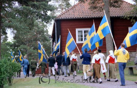 Svenska Flaggans Dag Bygdegården
raja
Fanborgen på väg mot dansbanan
Nyckelord: Bygdegården Kisa