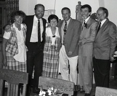 Rotary Kisa
pim

Presidentskifte juni 1993
frv. Asta Sandberg, Lennart Andersson, Alice Olsson, Pär Kronström, Jan Gustafsson, Björn Törnqvist
Nyckelord: Rotary Kisa