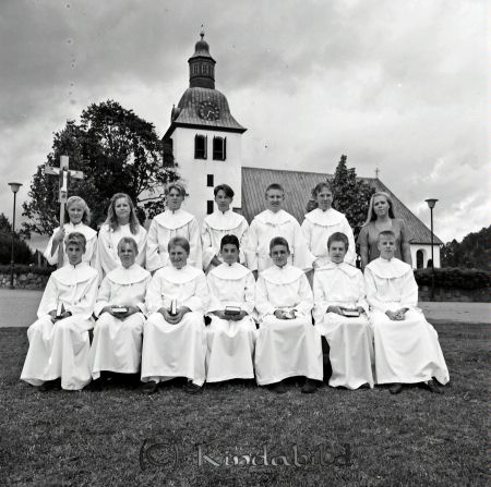 Sommarkonfirmation Kisa Helén Olsson
raja
Konfirmationsfoto
Nyckelord: Olsson Kisa