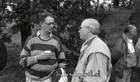 Rotary Kisa
pim

Östgötalägret 3 augusti 1993 hos Leif Börlinger på Thomestorp
frv. Magnus Storkenfeldt, Olof Johansson, Nils-Åke Leo
Nyckelord: Rotary Kisa