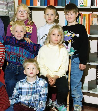 Förskolan Stjärnebo Evy Falebrant
raja
Klassfoto

Emil
Stående till höger Tjelvar Tyrstam
Nyckelord: Falebrant Kisa