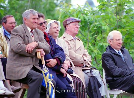 Emigrant och Hembygdsdag Bygdegården
raja
150-årsjubileum utvandringen

raja
Fr vänster Sture Hjalmarsson, Mona S:t Cyr, Gunvor och Arne Nilsson i Harg, samt Stig Sandström 
Källa: Gerd Pettersson

Nyckelord: Bygdegården Kisa