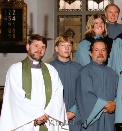 Kisa Kyrko och Hembygdskör
raja
Sångkören fotograferad i Kisa Kyrka

raja
Främre raden fr vänster Ulf Söderberg, Martin Andersson och Nils Nilsson. Bakom står Ellinor Gustavsson och Bengt Neidenström. 
Källa: Gerd Pettersson

Nyckelord: Hembygdskör Kisa