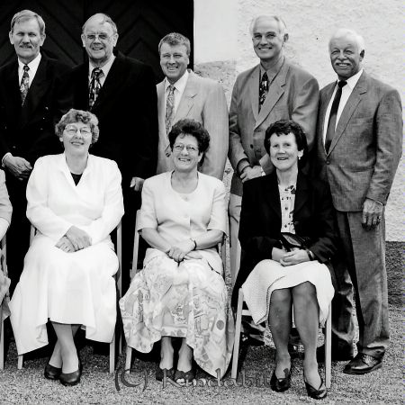 Konfirmationsjubileum Västra Eneby
pim

Konfirmationsjubileum Västra Eneby kyrka.

Bakre raden frv. Olof Fågelstrand, Bengt Jonsson, Gunnar Andersson, Uno Pettersson, Sven-Erik Gustavsson.
Framre raden frv. Birgit Fransson, Erna Jonsson, Denvy Svensson.
Nyckelord: Konfirmationsjubileum Västra Eneby